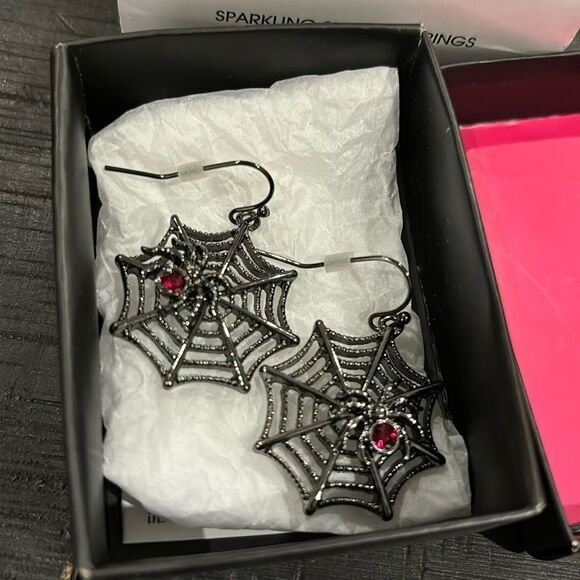 Avon Sparkling Spider Web Dangle Earrings NIB​​​​​​ - Picture 1 of 5
